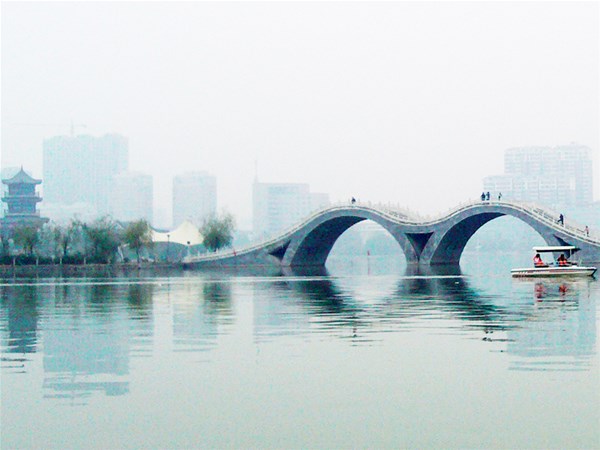 上車(chē)，帶你游玩帶你飛